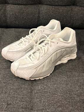 Nike Shox R4 White Metallic Silver Sneakers